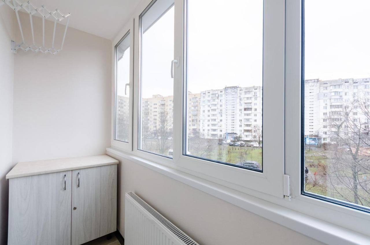 Artal Apartment On Obolonsky Avenue 31 Kiev Dış mekan fotoğraf